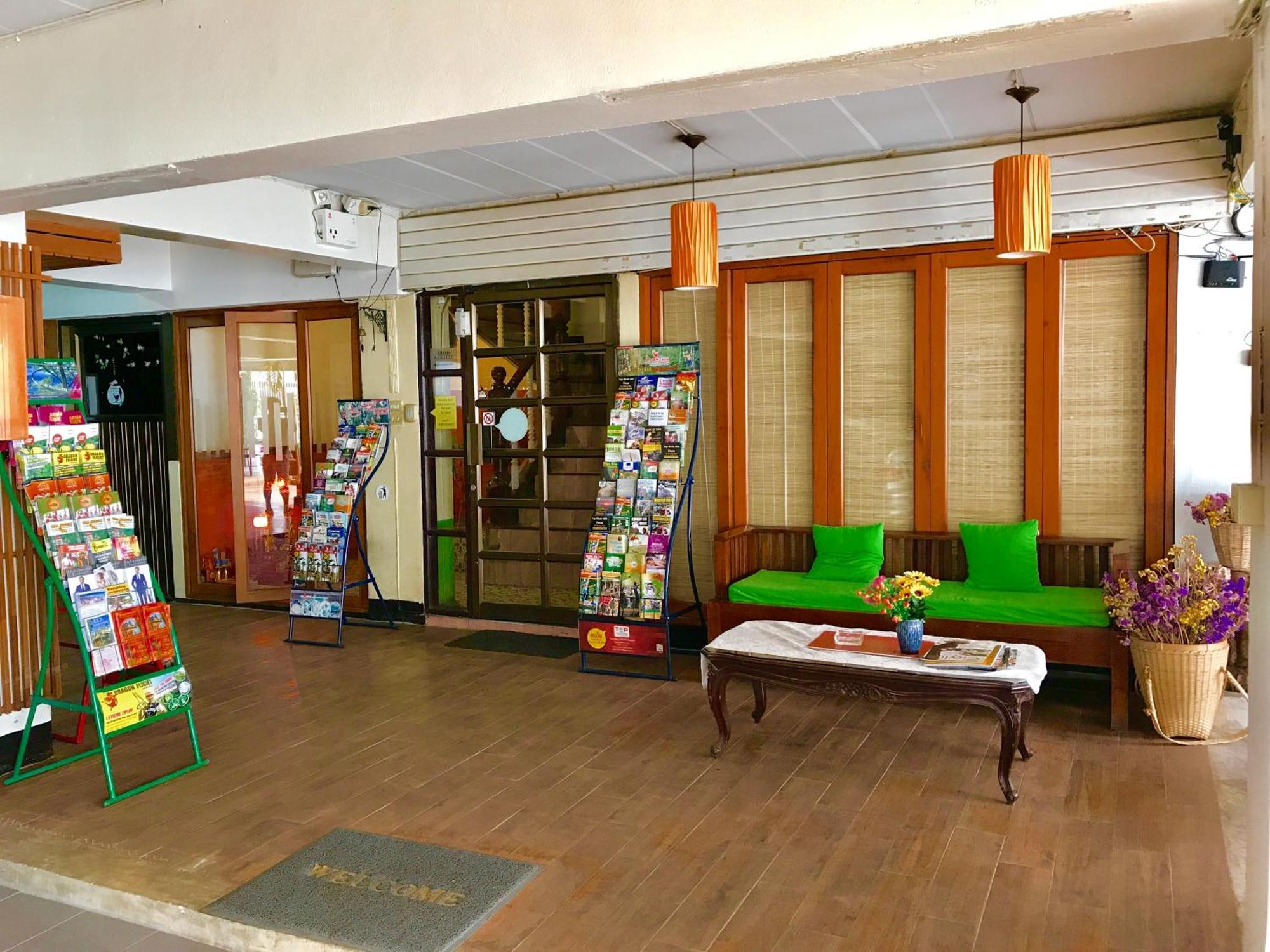 Rcn Court & Inn Чиангмай Экстерьер фото